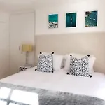 Tranquil 2 Bedroom With Balcony, Pool, Walk To Beach!