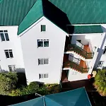 Tranquil 2 Bedroom With Balcony, Pool, Walk To Beach!